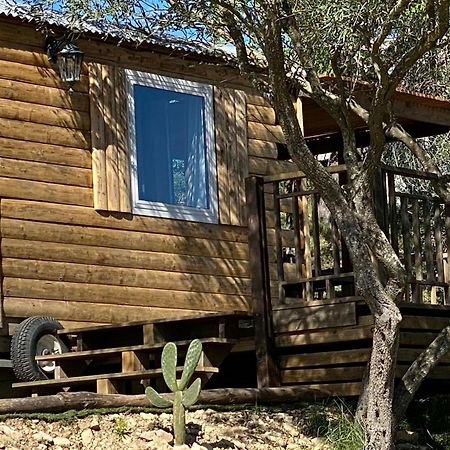 Camping Les Amandiers Castelnau-de-Guers 外观 照片