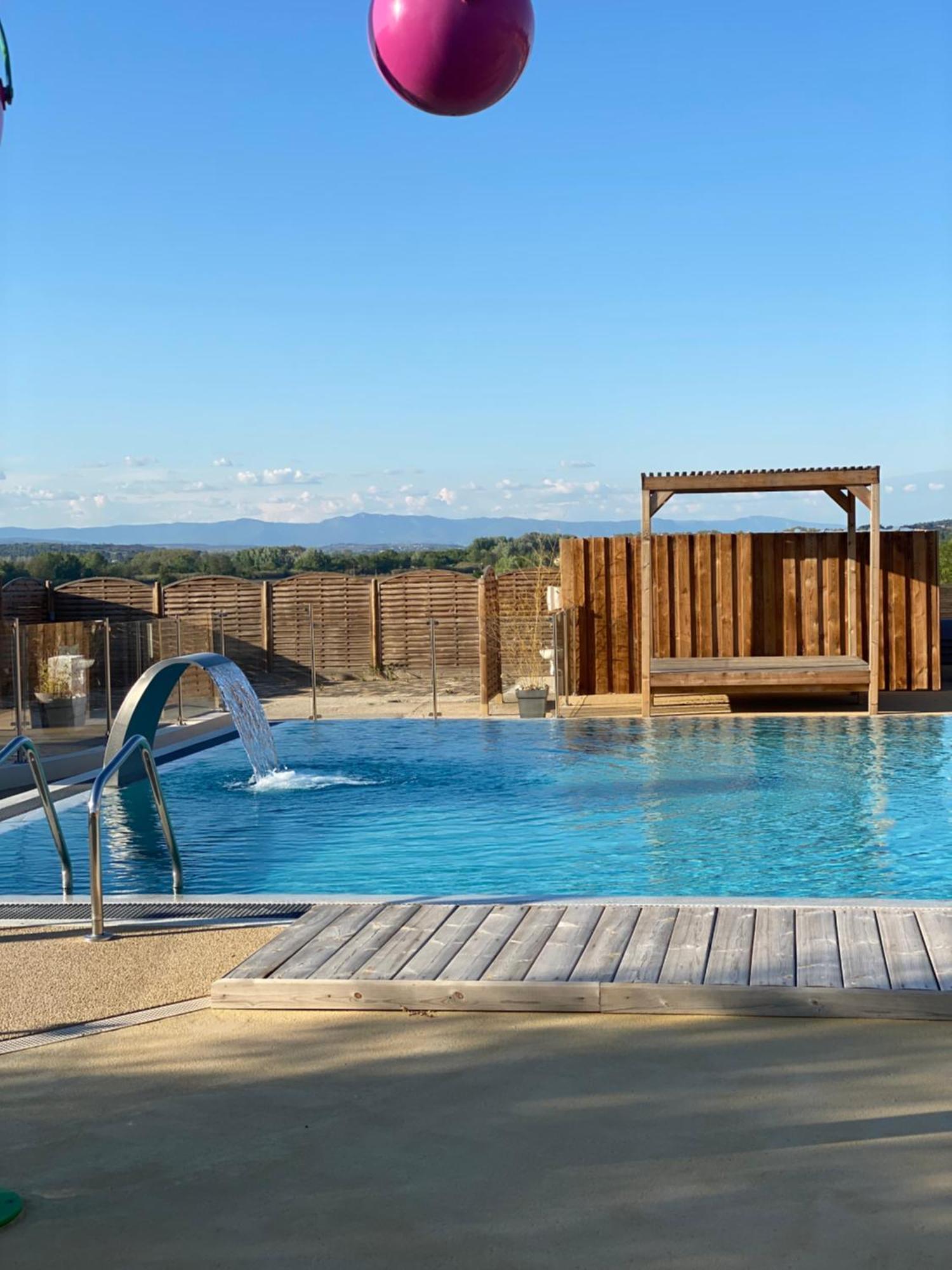 Camping Les Amandiers Castelnau-de-Guers 外观 照片