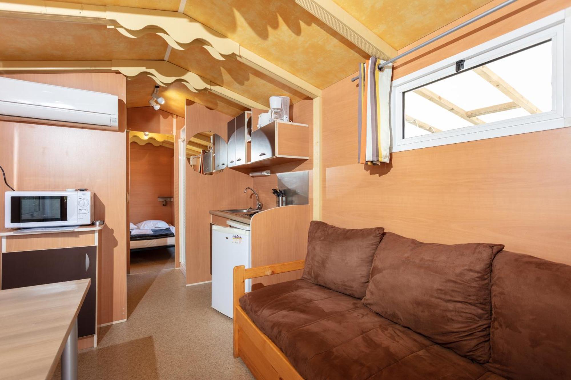 Camping Les Amandiers Castelnau-de-Guers 外观 照片