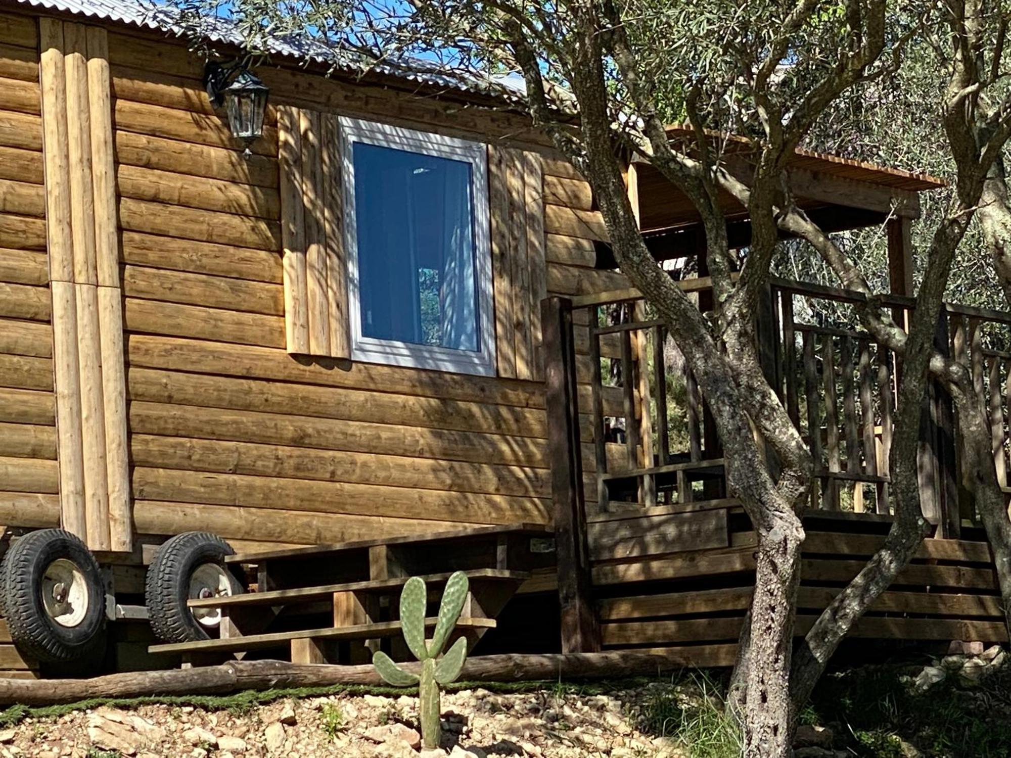 Camping Les Amandiers Castelnau-de-Guers 外观 照片