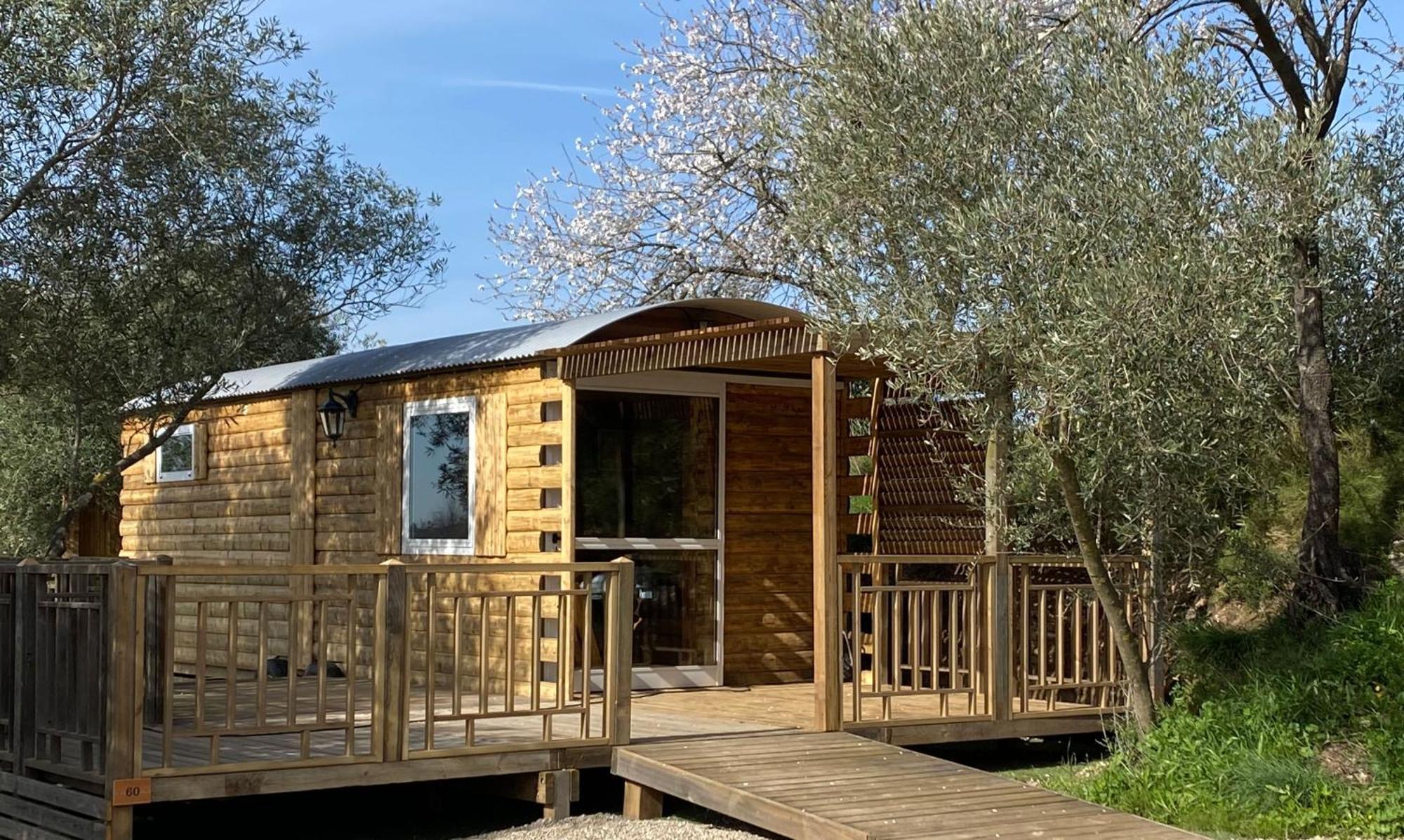 Camping Les Amandiers Castelnau-de-Guers 外观 照片